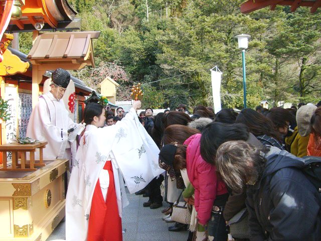 えんむすび地主祭り　巫女神鈴の儀