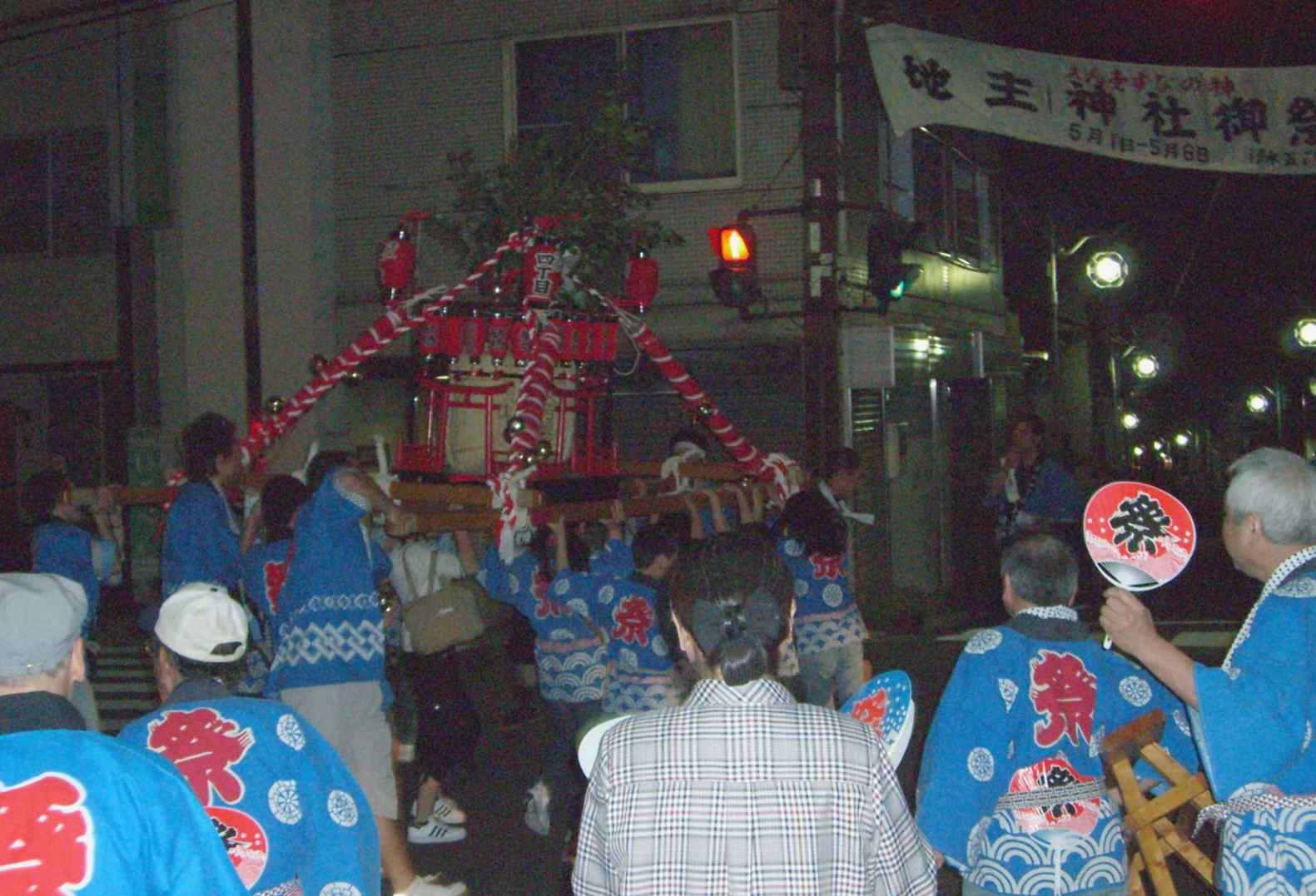 地主祭り　宵宮みこし