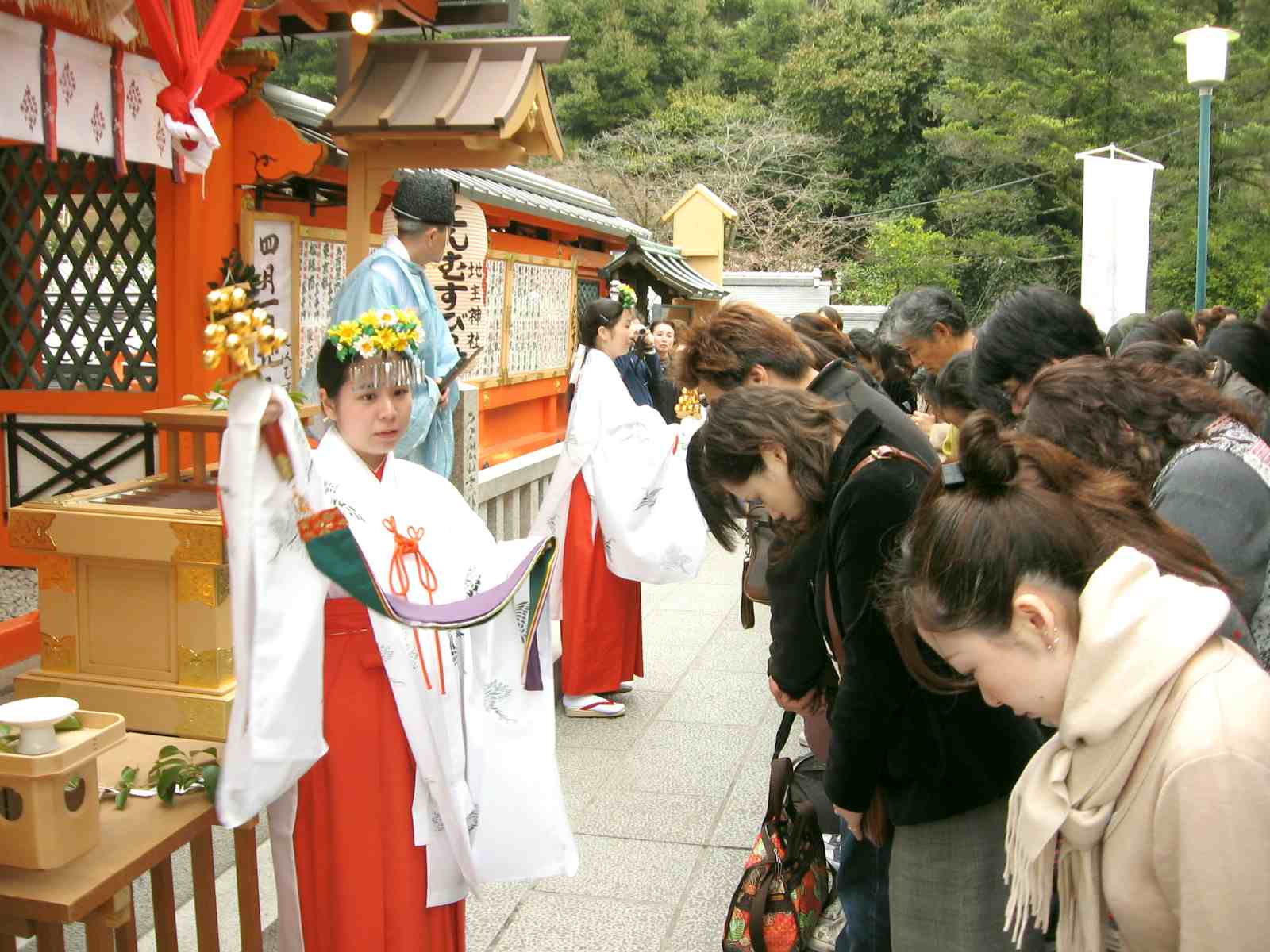 地主神社　巫女　神鈴の儀