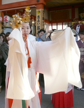 地主神社 もみじ祭り お神楽奉納