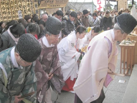 えんむすび地主祭り 宮司玉串奉奠