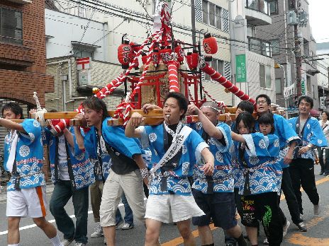 地主祭り みこし巡幸