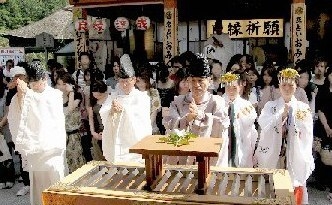 縁結び地主祭り 玉串拝礼