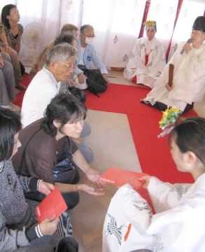 地主神社　敬老祭 長寿箸授与