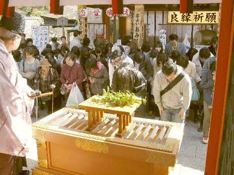 縁結び地主祭り 玉串拝礼