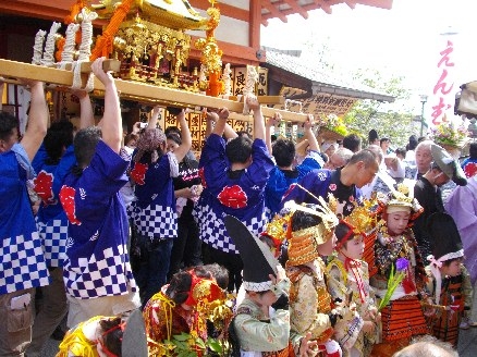 例大祭地主祭り 武者 稚児