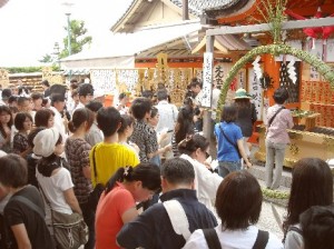 夏越しの大祓祭 茅の輪くぐり ひとがた祓い