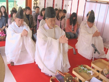 縁縁結び地主祭り 玉串拝礼