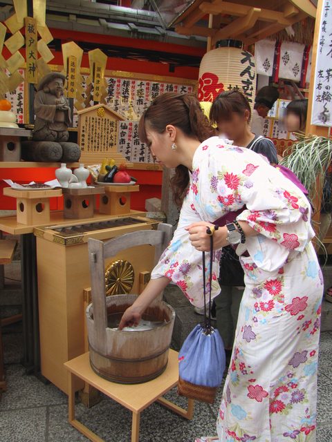 夏越しの大祓祭 茅の輪くぐり 人形（ひとがた）祓い