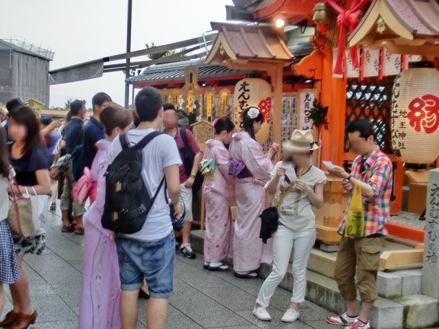 地主神社境内