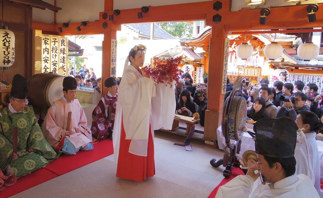 もみじ祭り　神楽「もみじの舞」