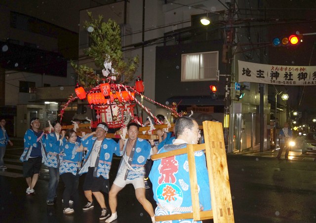 例大祭地主祭り 宵宮　御輿巡幸