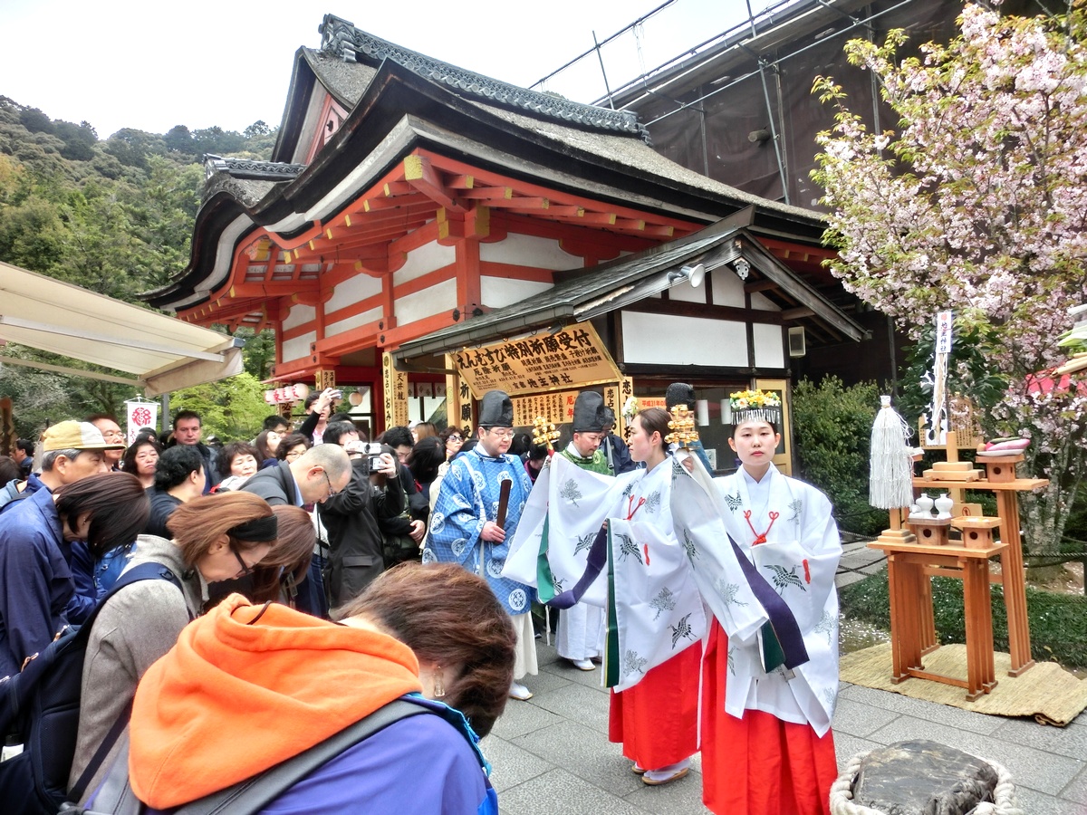 縁結び祈願桜祭り 地主桜 神鈴の儀